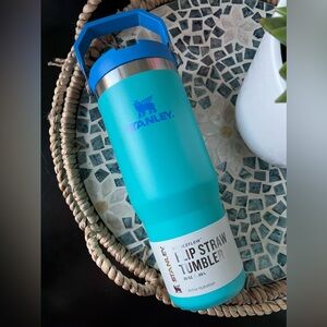 Stanley AQUARMARINE 30oz IceFlow Flip top tumbler